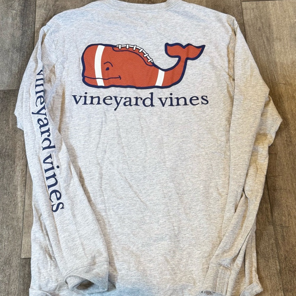 Vineyard Vines Gray‎ Long Sleeve Shirt with 🏈 Football Whale size xs